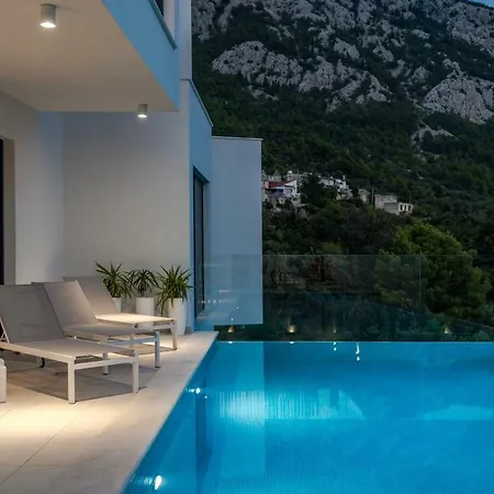 Zvizdan Vila Makarska