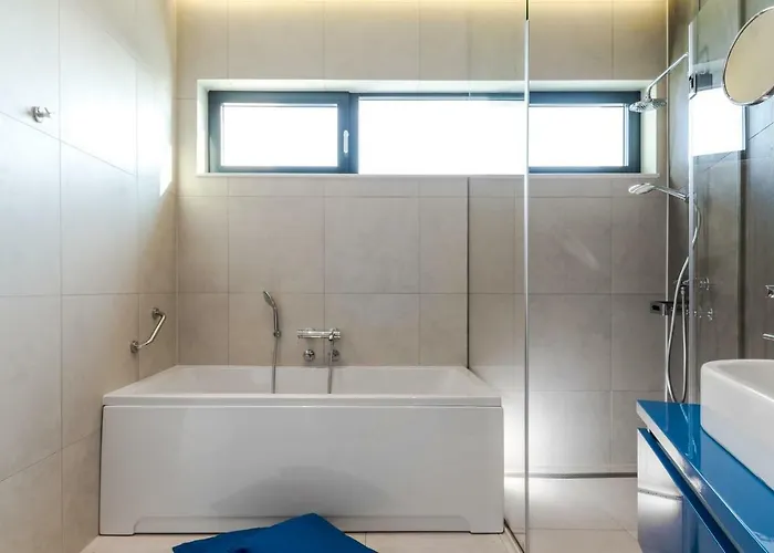 Zvizdan * Μακάρσκα